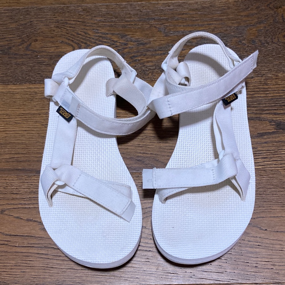 Teva Classic White Sandals

UU
